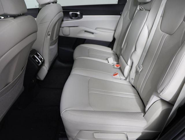 new 2025 Kia Sorento car, priced at $36,255