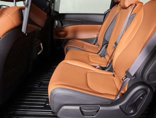new 2025 Kia Carnival Hybrid car, priced at $53,892