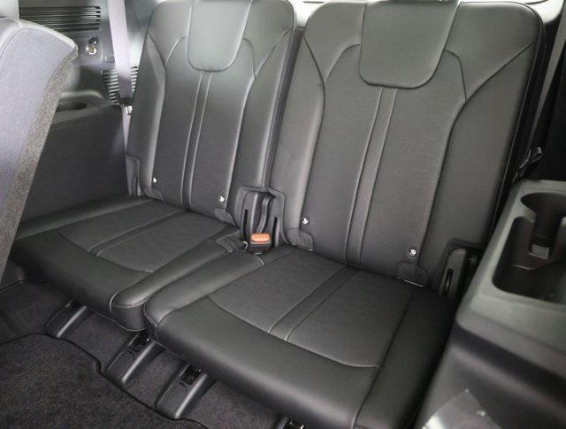 new 2025 Kia Sorento car, priced at $35,195