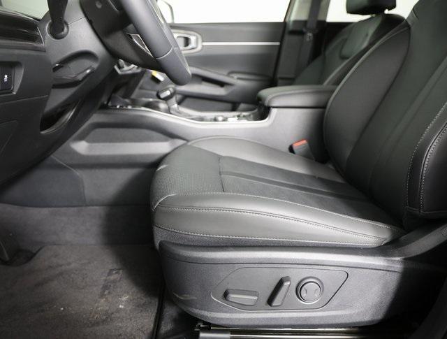 new 2025 Kia Sorento car, priced at $40,231