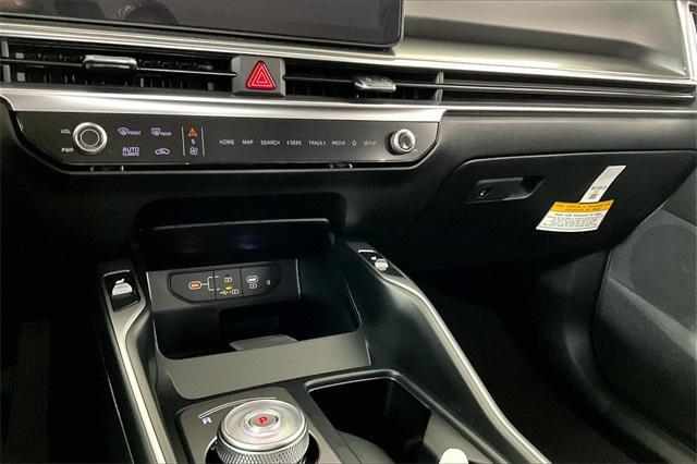 new 2026 Kia Sorento Hybrid car, priced at $40,635