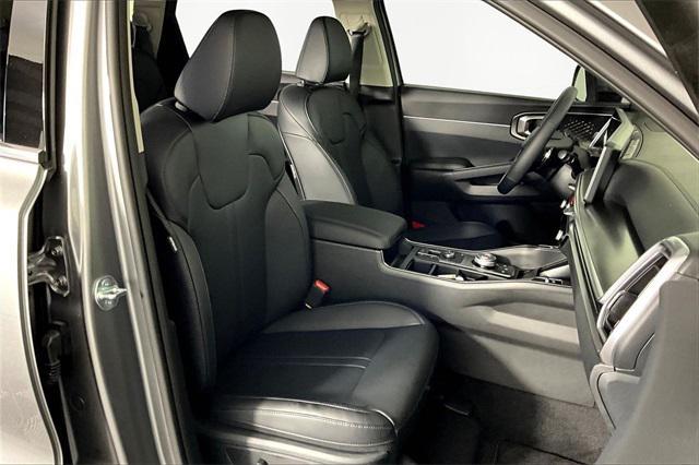 new 2026 Kia Sorento Hybrid car, priced at $40,635