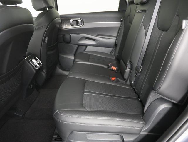 new 2025 Kia Sorento car, priced at $33,271