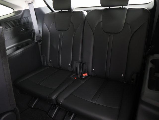 new 2025 Kia Sorento car, priced at $33,271