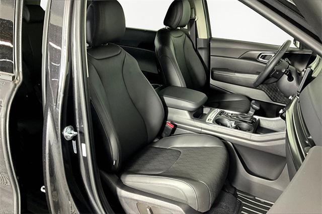 new 2026 Kia Carnival car, priced at $45,227