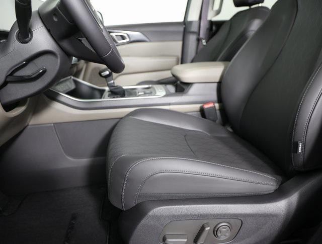 new 2026 Kia Carnival car, priced at $40,690
