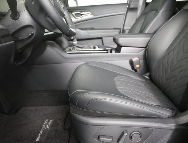 new 2025 Kia Sportage car, priced at $33,147