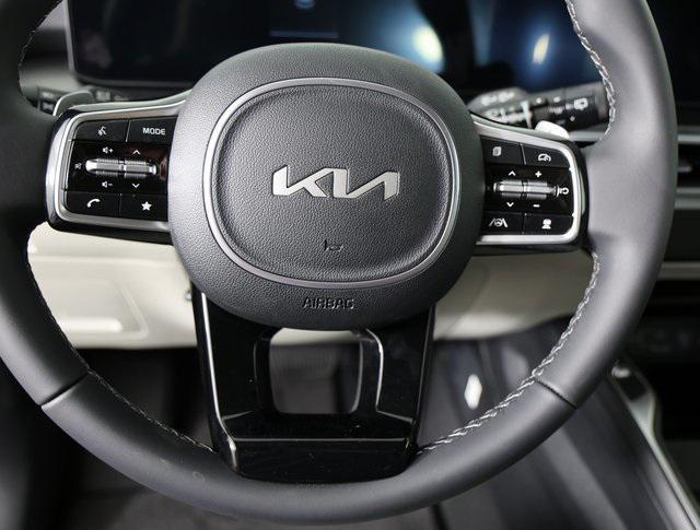 new 2025 Kia Sorento Hybrid car, priced at $36,049