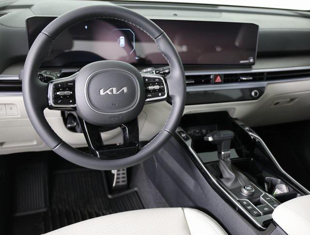 new 2025 Kia Sorento car, priced at $39,653