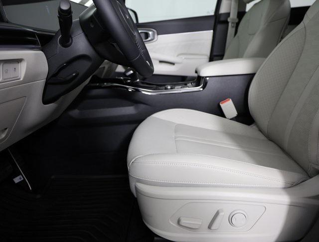 new 2025 Kia Sorento car, priced at $39,653