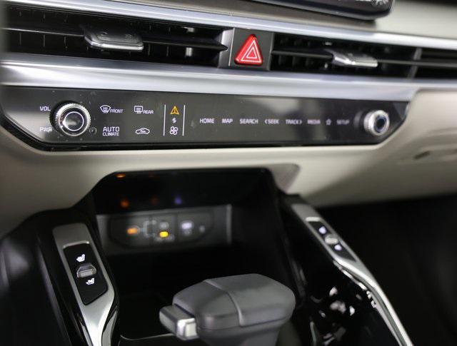 new 2025 Kia Sorento car, priced at $39,653