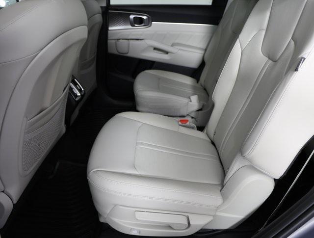 new 2025 Kia Sorento car, priced at $39,899