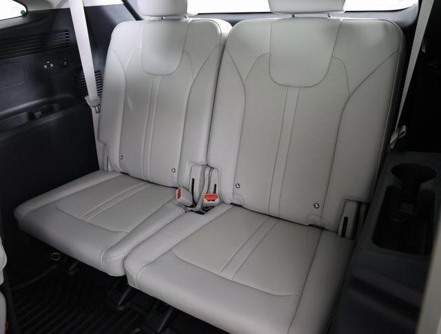new 2025 Kia Sorento car, priced at $39,899