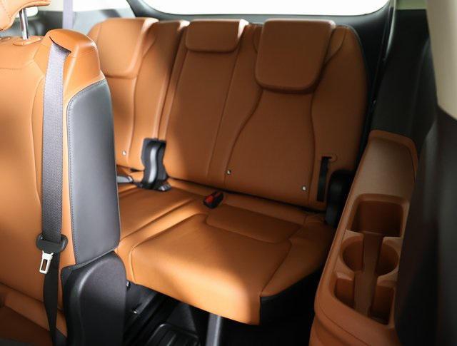 new 2025 Kia Carnival car, priced at $42,605