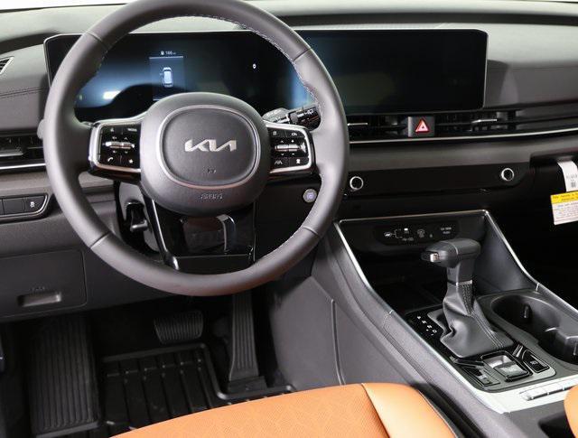new 2025 Kia Carnival car, priced at $42,605