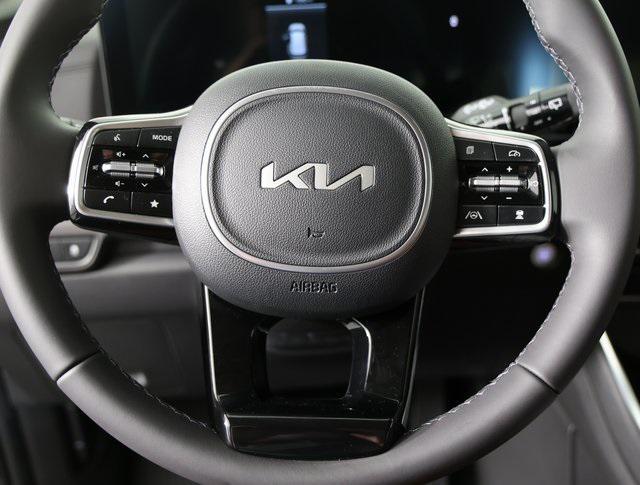 new 2025 Kia Carnival car, priced at $42,605