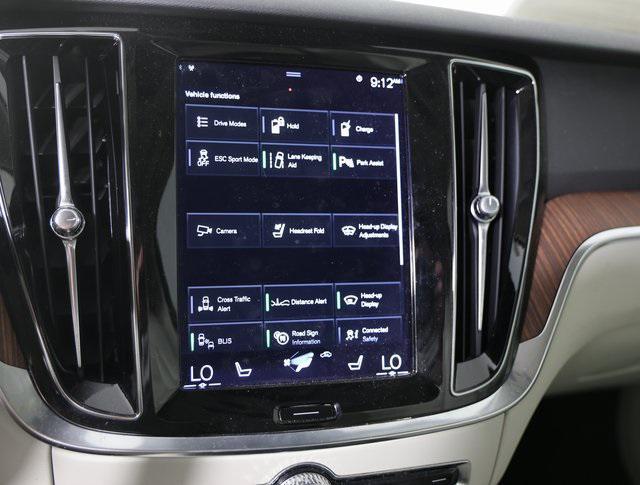 used 2022 Volvo S60 Recharge Plug-In Hybrid car, priced at $28,095