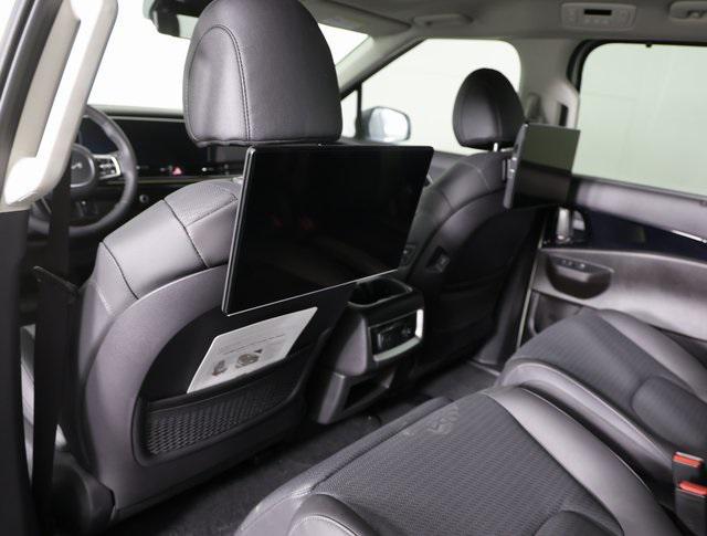 new 2025 Kia Carnival car, priced at $53,760