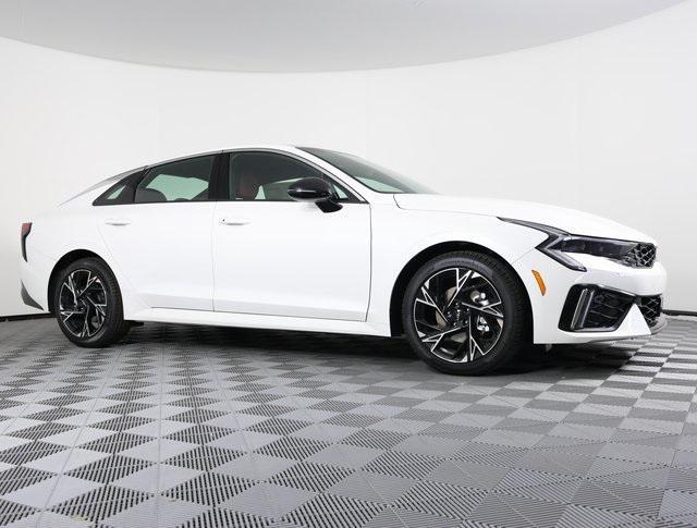 new 2025 Kia K5 car, priced at $30,084