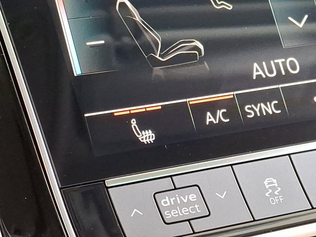 new 2025 Audi Q7 car, priced at $73,730