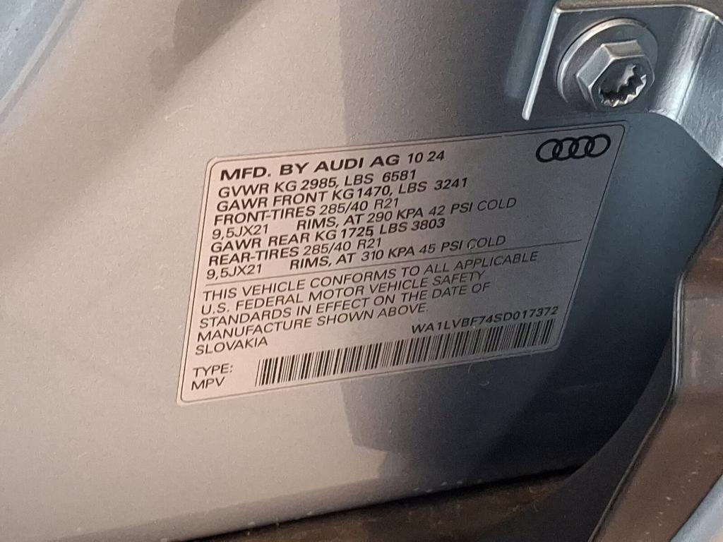 new 2025 Audi Q7 car, priced at $73,730