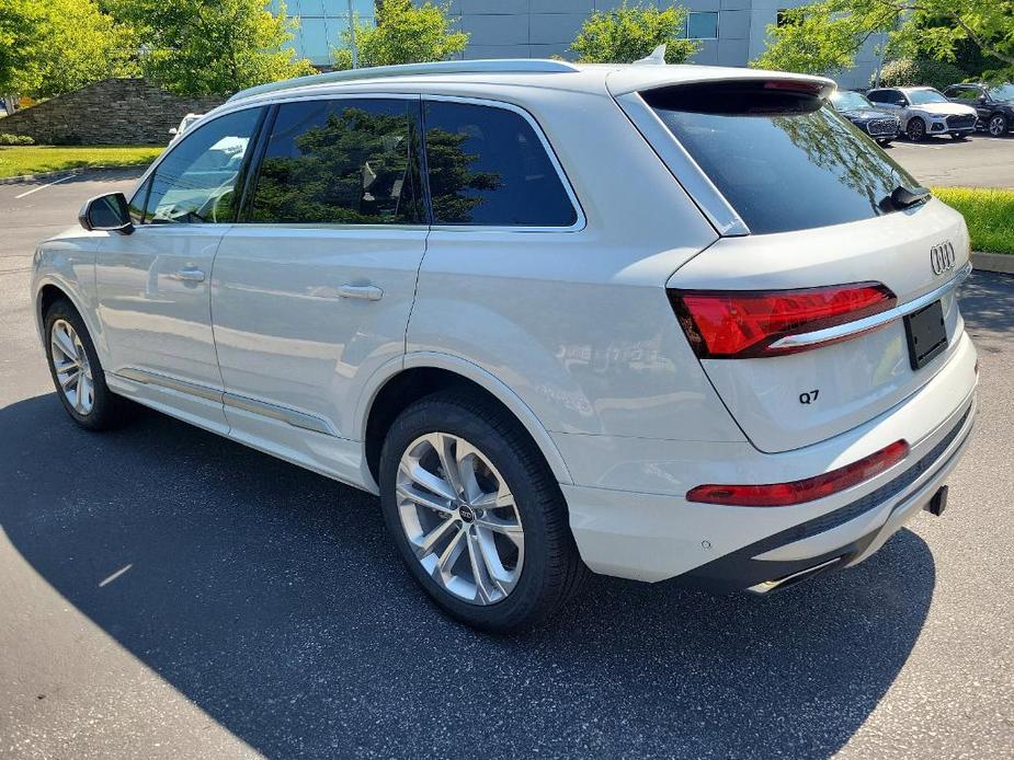 new 2025 Audi Q7 car, priced at $75,925