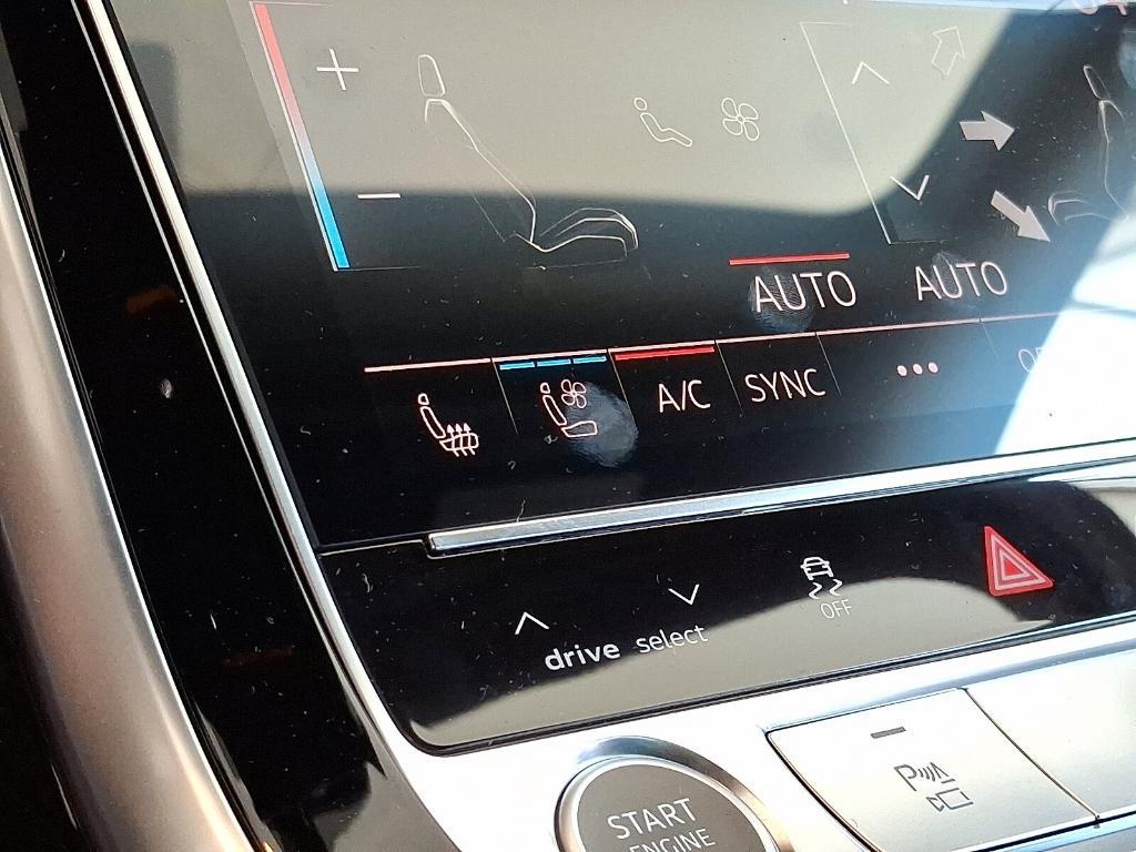 new 2025 Audi Q7 car, priced at $77,580