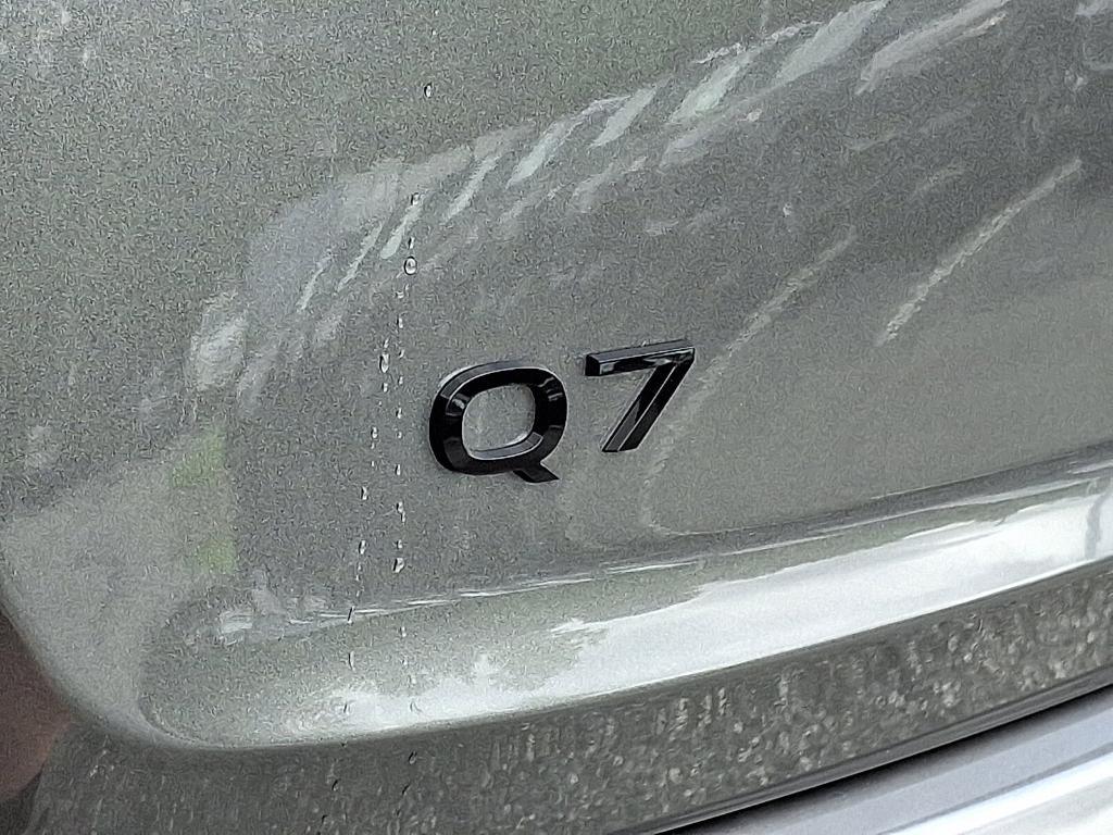 new 2025 Audi Q7 car, priced at $77,580