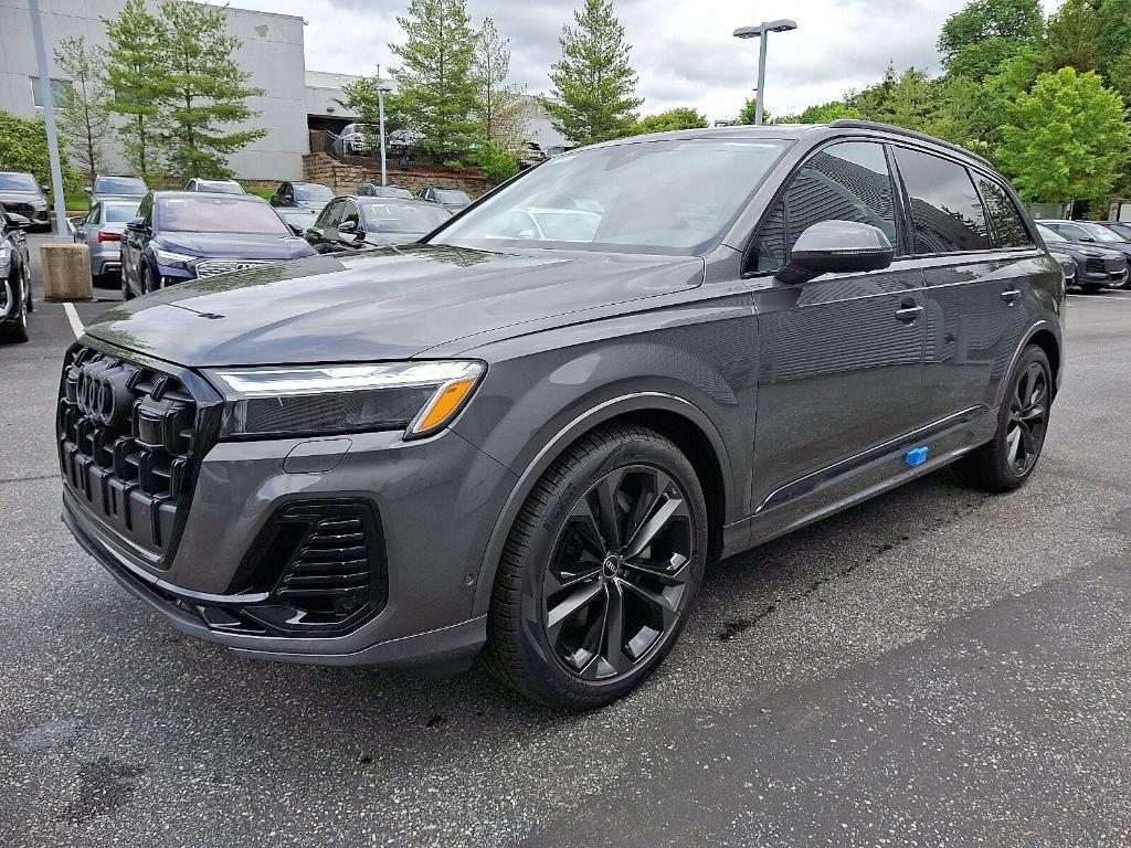 new 2025 Audi Q7 car, priced at $77,580