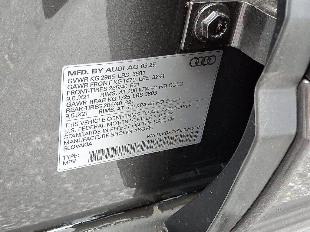 new 2025 Audi Q7 car, priced at $77,580