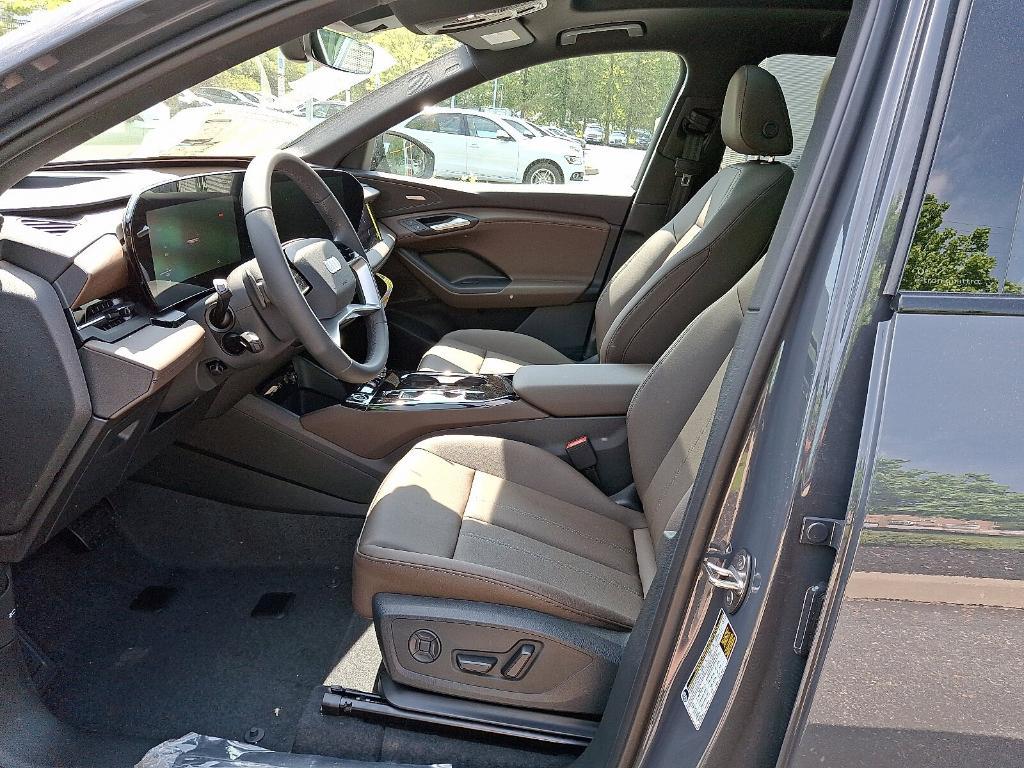 new 2025 Audi Q6 e-tron car, priced at $75,985