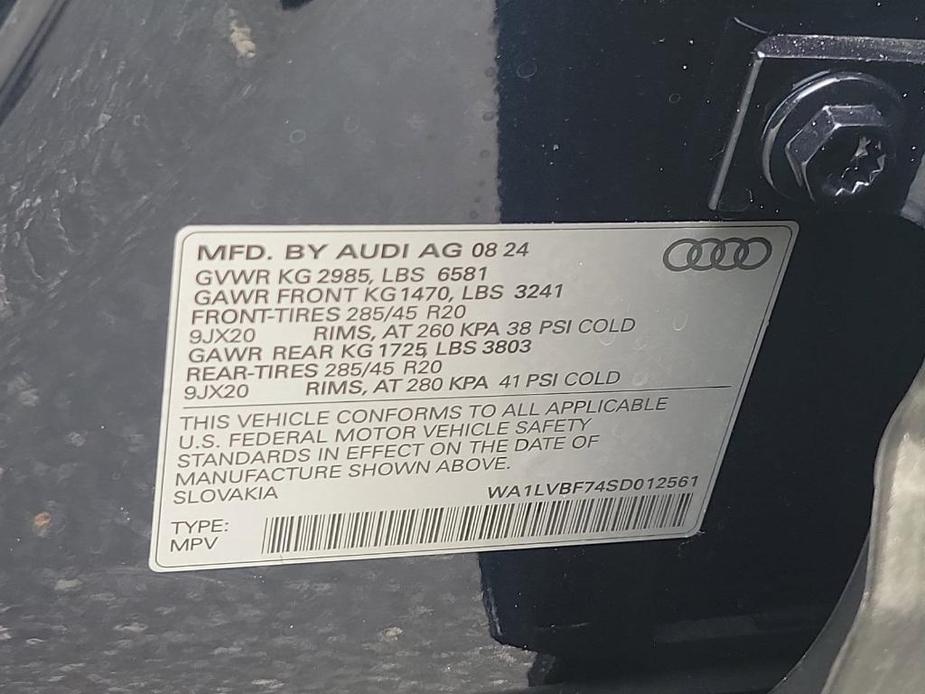 new 2025 Audi Q7 car, priced at $75,800