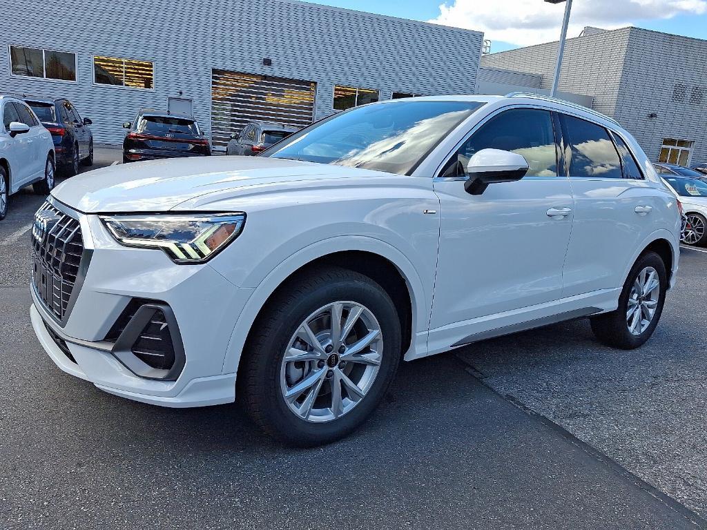 new 2025 Audi Q3 car, priced at $43,465