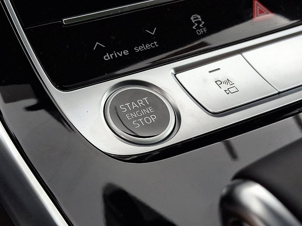 new 2025 Audi Q8 car, priced at $86,845
