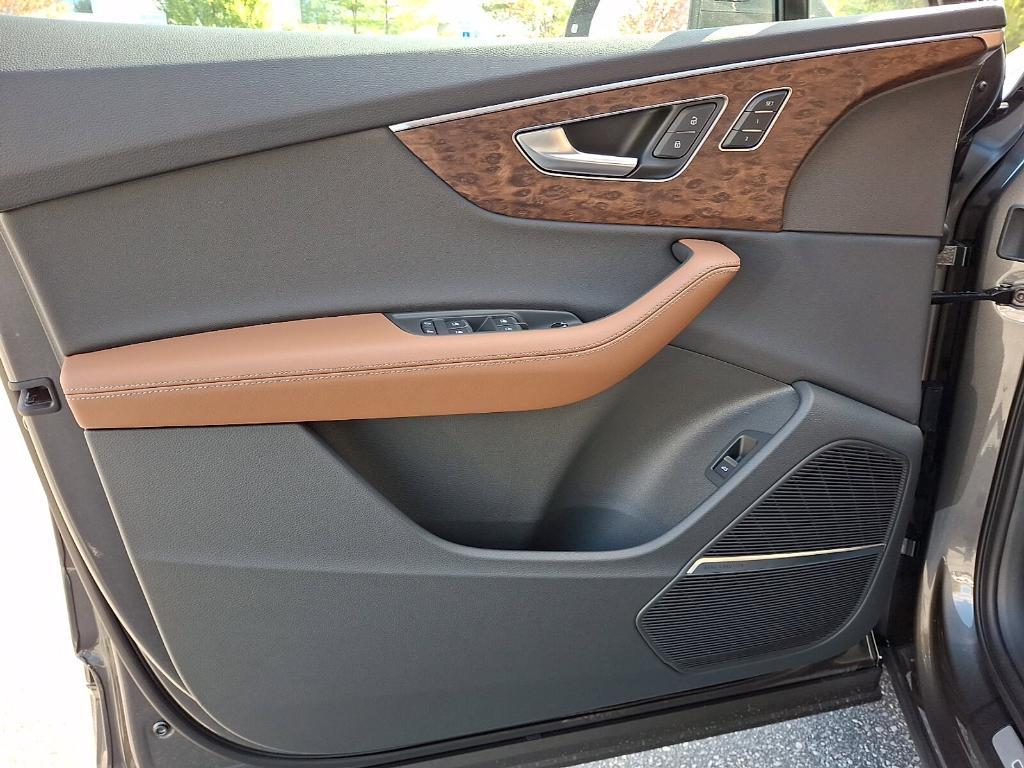 new 2026 Audi Q7 car, priced at $71,295