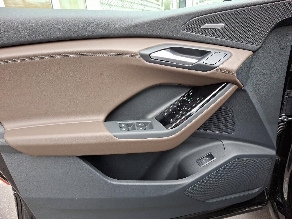 new 2025 Audi Q6 e-tron car, priced at $74,230