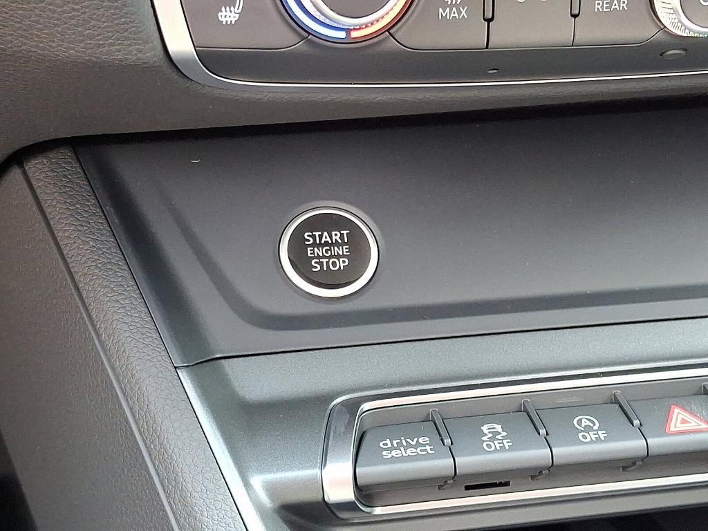 new 2025 Audi Q3 car, priced at $45,605