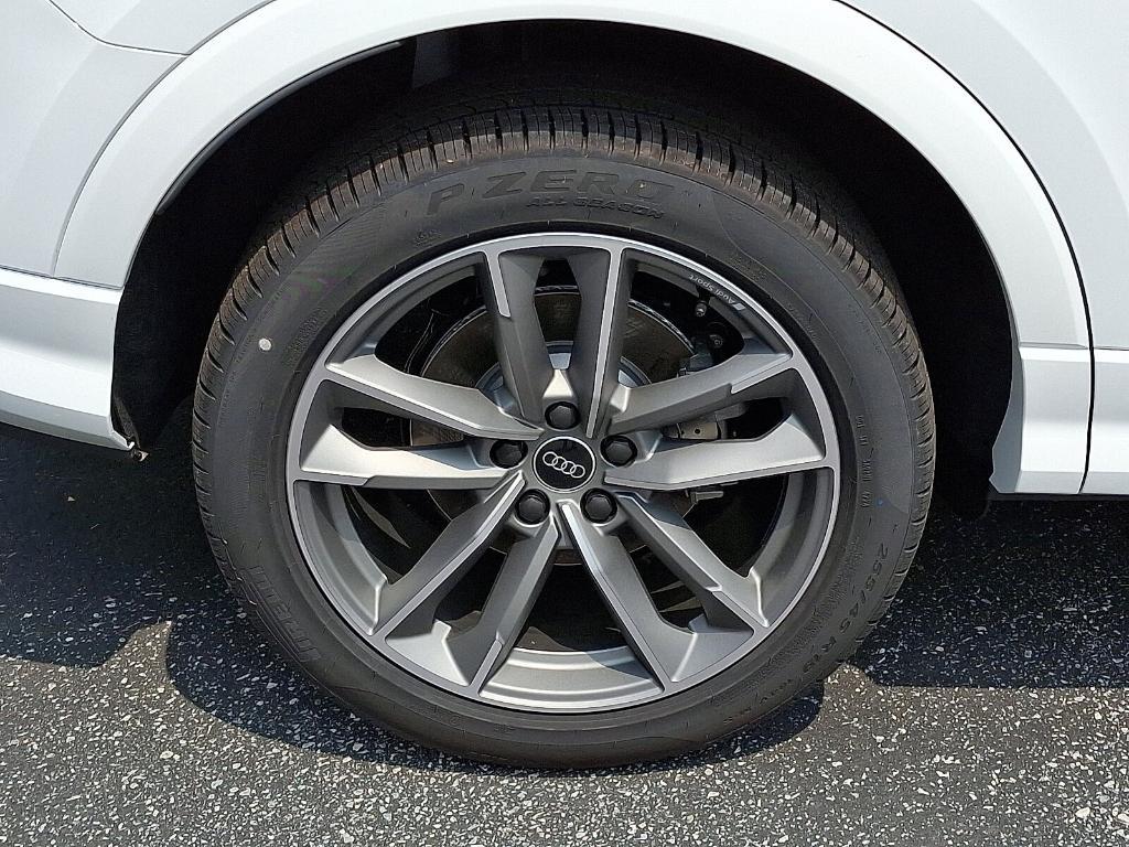 new 2025 Audi Q3 car, priced at $45,605