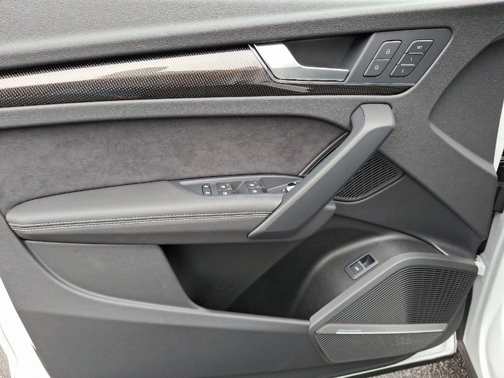 new 2025 Audi SQ5 car, priced at $72,740