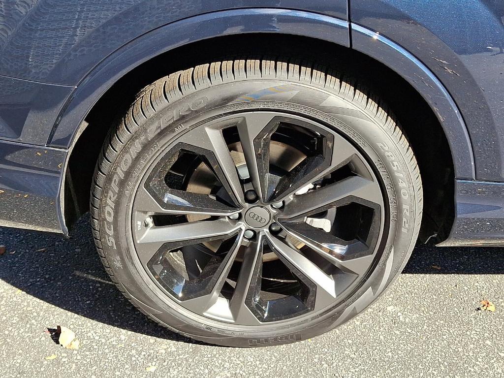 new 2026 Audi Q7 car, priced at $78,445