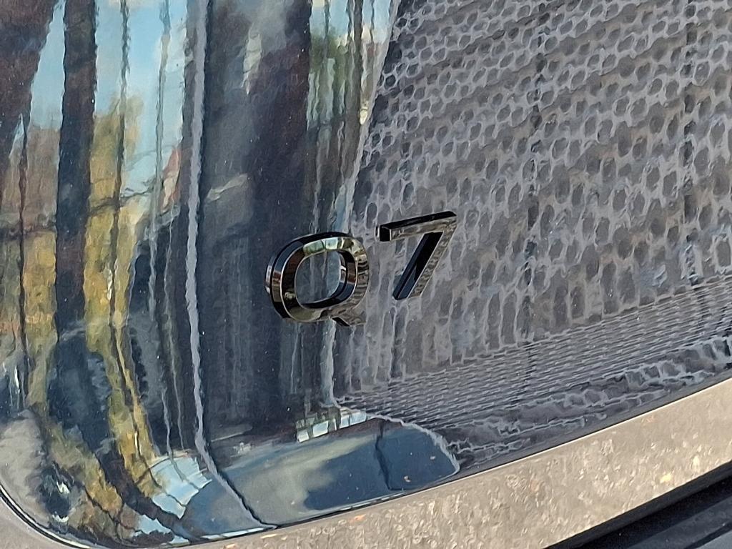 new 2026 Audi Q7 car, priced at $78,445