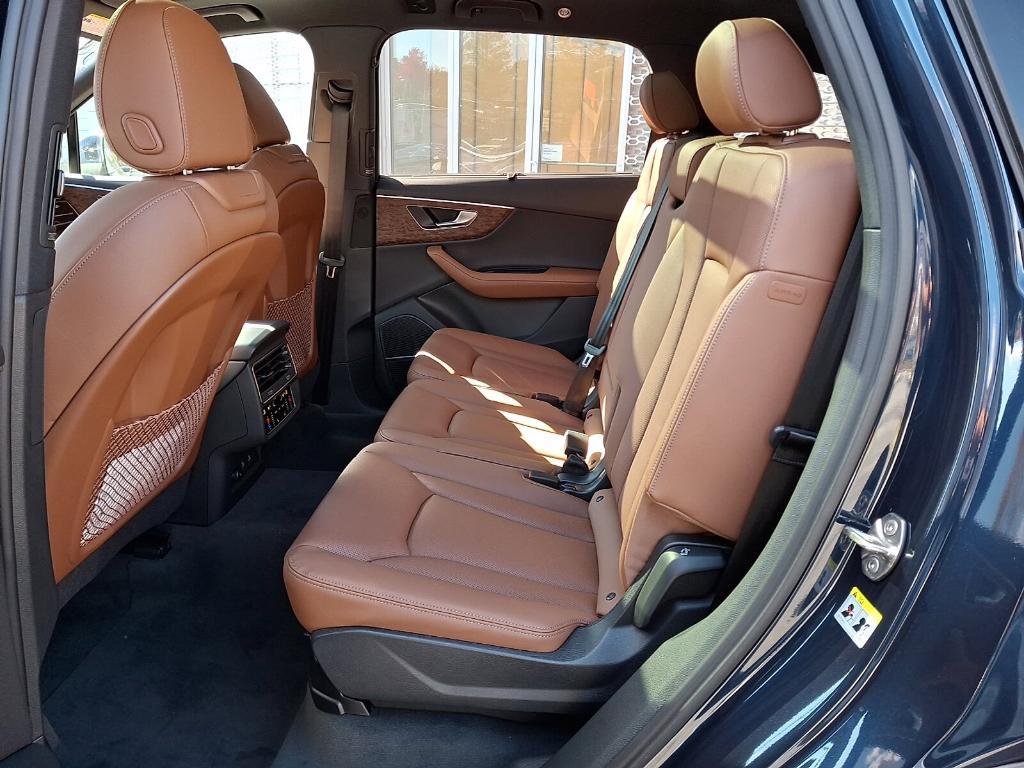 new 2026 Audi Q7 car, priced at $78,445
