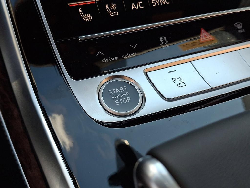 new 2026 Audi Q7 car, priced at $78,445