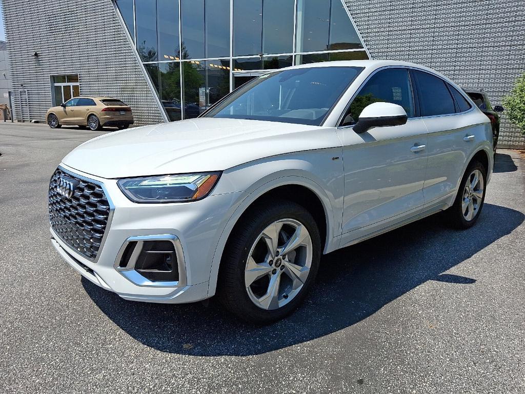 new 2025 Audi Q5 car, priced at $59,625