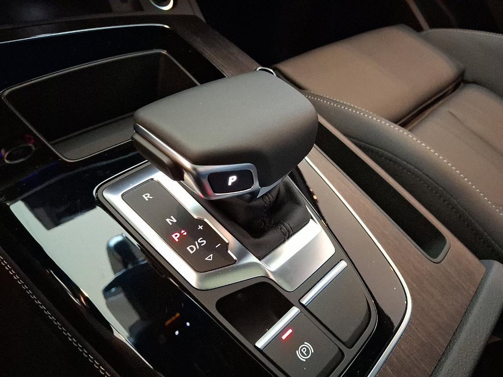 new 2025 Audi Q5 car, priced at $59,950