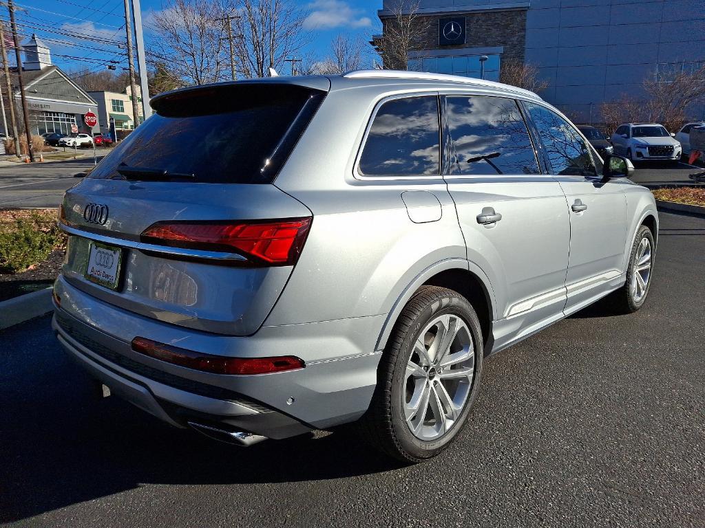 new 2025 Audi Q7 car, priced at $73,485