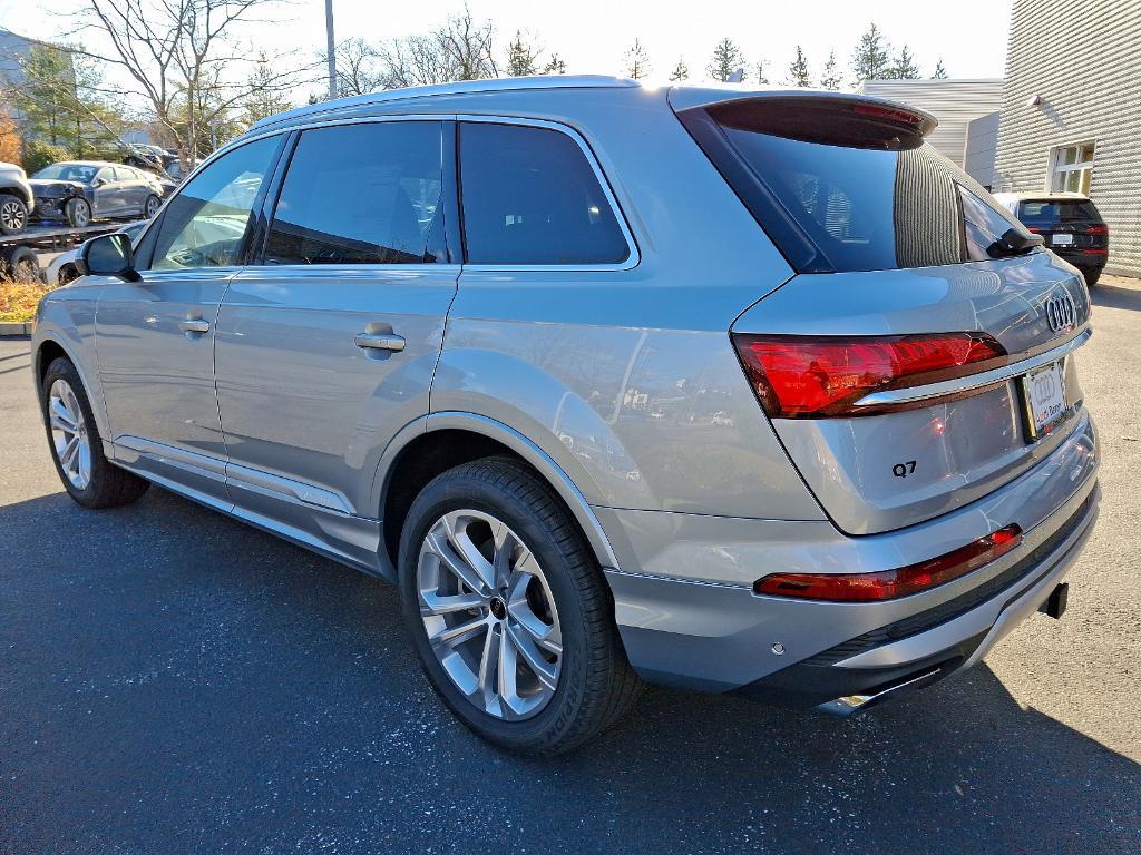 new 2025 Audi Q7 car, priced at $73,485