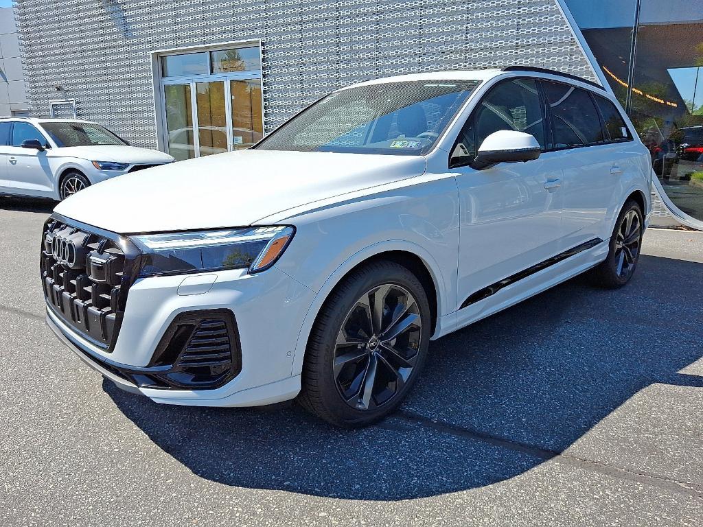 new 2025 Audi Q7 car, priced at $77,580