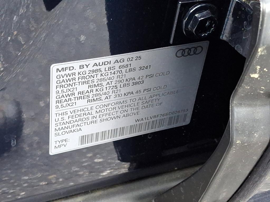 new 2025 Audi Q7 car, priced at $77,880
