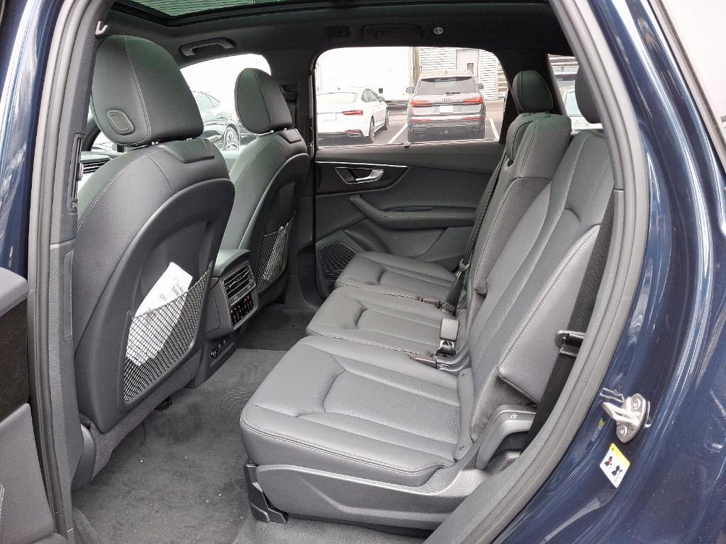 new 2025 Audi Q7 car, priced at $77,880